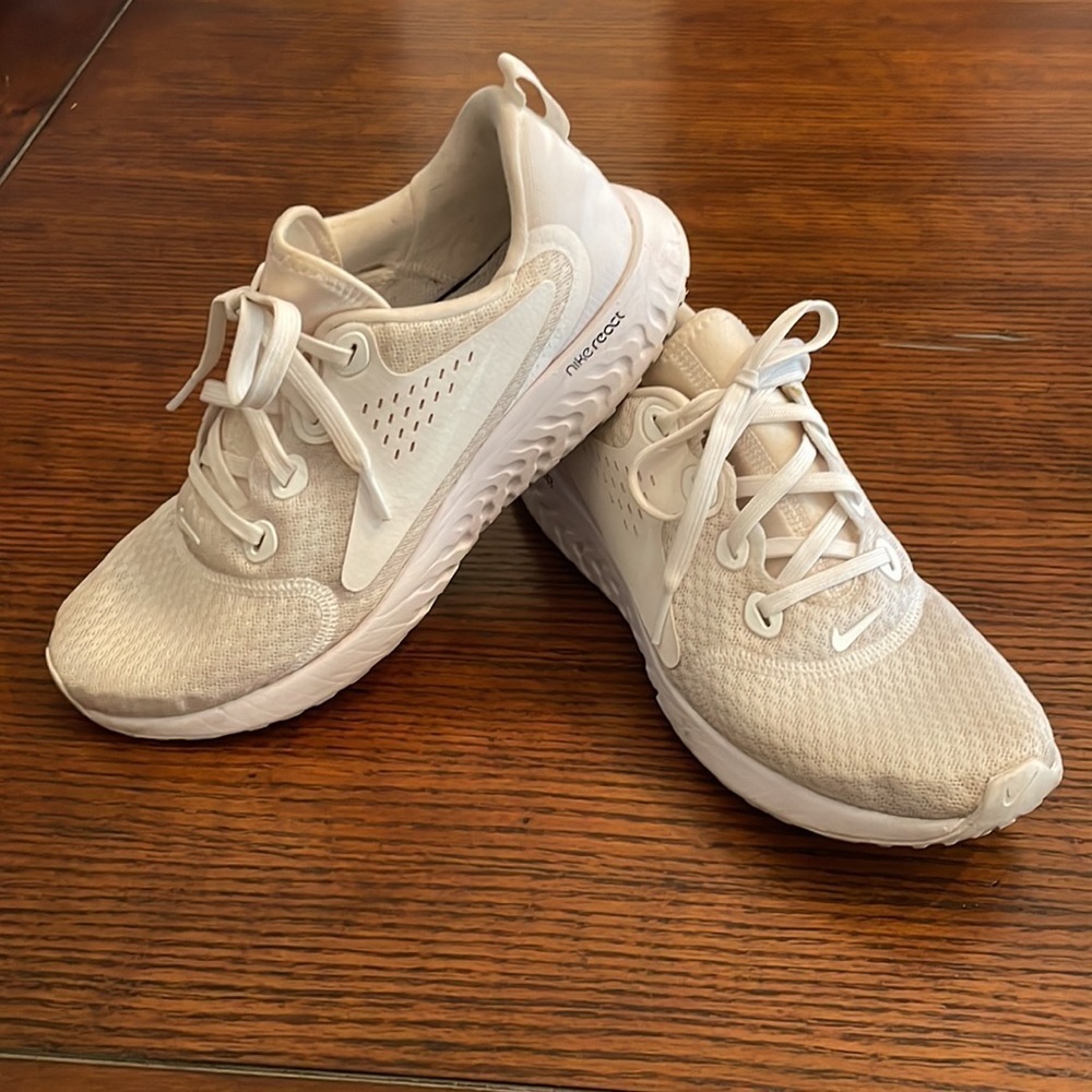 Nike React Women’s white sneakers size 7Y - Picture 3 of 12